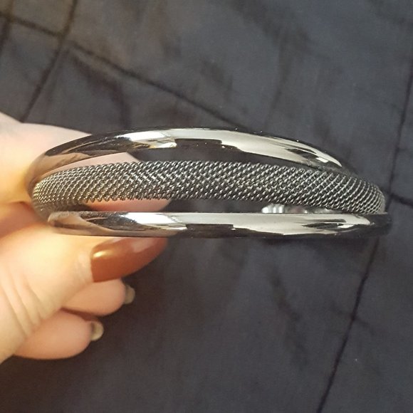 Lia Sophia Meshed Bracelet - Picture 3 of 3